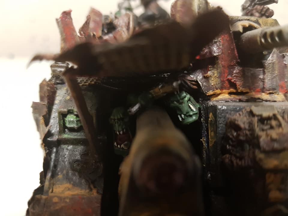 *tunnelma tiivistyy*